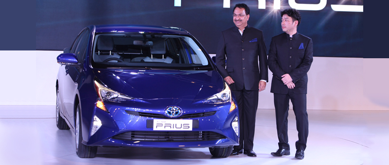 Mr. Vikram Kirloskar, Vice-Chairman, Toyota Kirloskar Motor and Mr. Naomi Ishii, Managing Director,