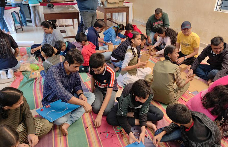 Toyota Kirloskar Motor organizes Science Model Building Activity for The Students Of Karnataka Public School, Bangalore 