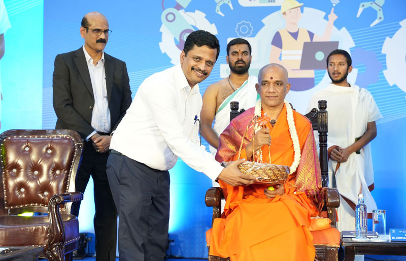 Toyota Technical Training Institute celebrates the passing out of its 14th Batch of Students Toyota Technical Training Institute celebrates the passing out of its 14th Batch of Students