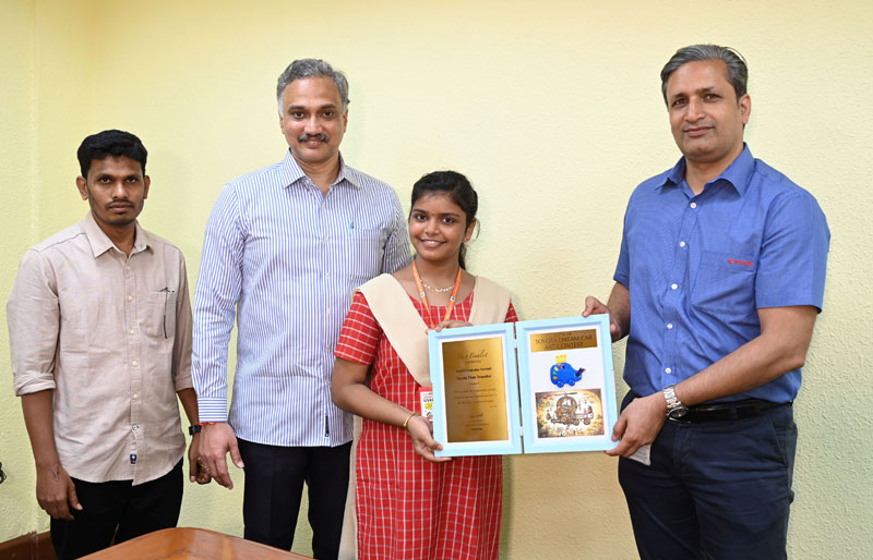 Ms. Sruthi Manojna Vemuri Young Artist from India Recognized as one of the Winners at 16th Global Toyota Dream Car Art Contest Ms. Sruthi Manojna Vemuri Young Artist from India Recognized as one of the Winners at 16th Global Toyota Dream Car Art Contest