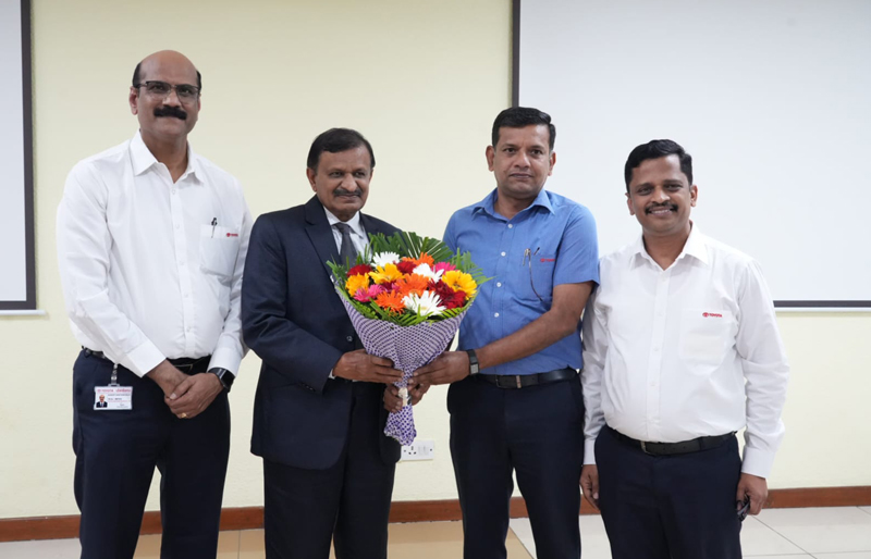 Toyota Kirloskar Motor Welcomes Dr. C.N. Manjunath Hon’ble MP, Bangalore Rural for Insightful Visit and Health Talk on 
                            Myths and Facts about Heart Health